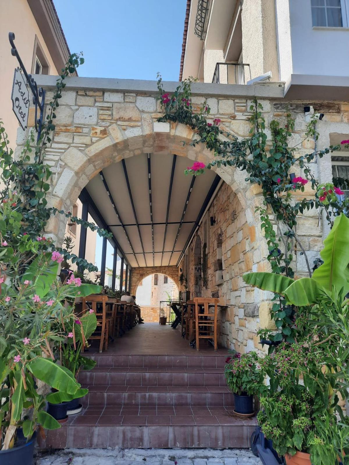 Adil Pansiyon Çeşme Εξωτερικό φωτογραφία
